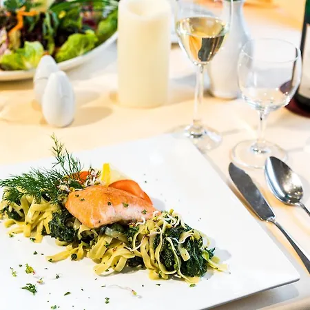 高尔施福克酒店 3*